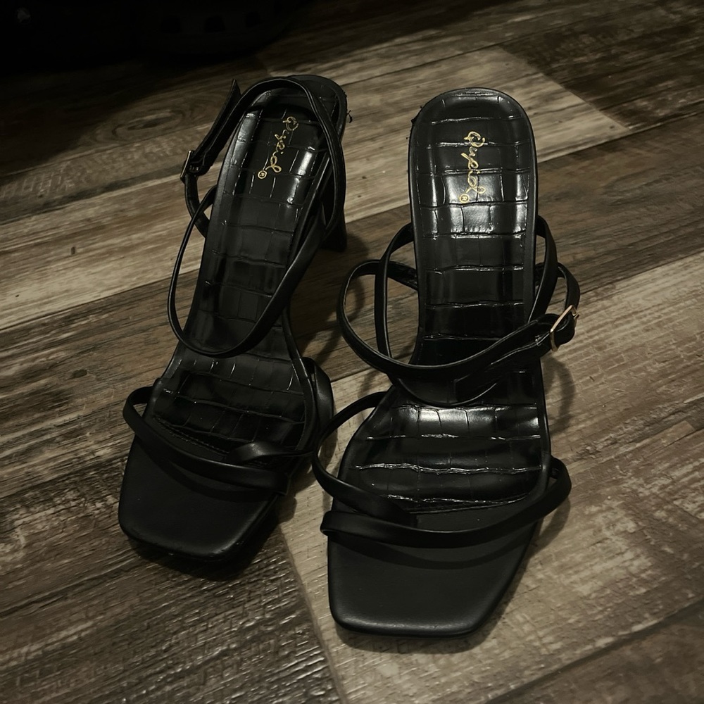 Black Quid Chunky heels, 2-3” heel